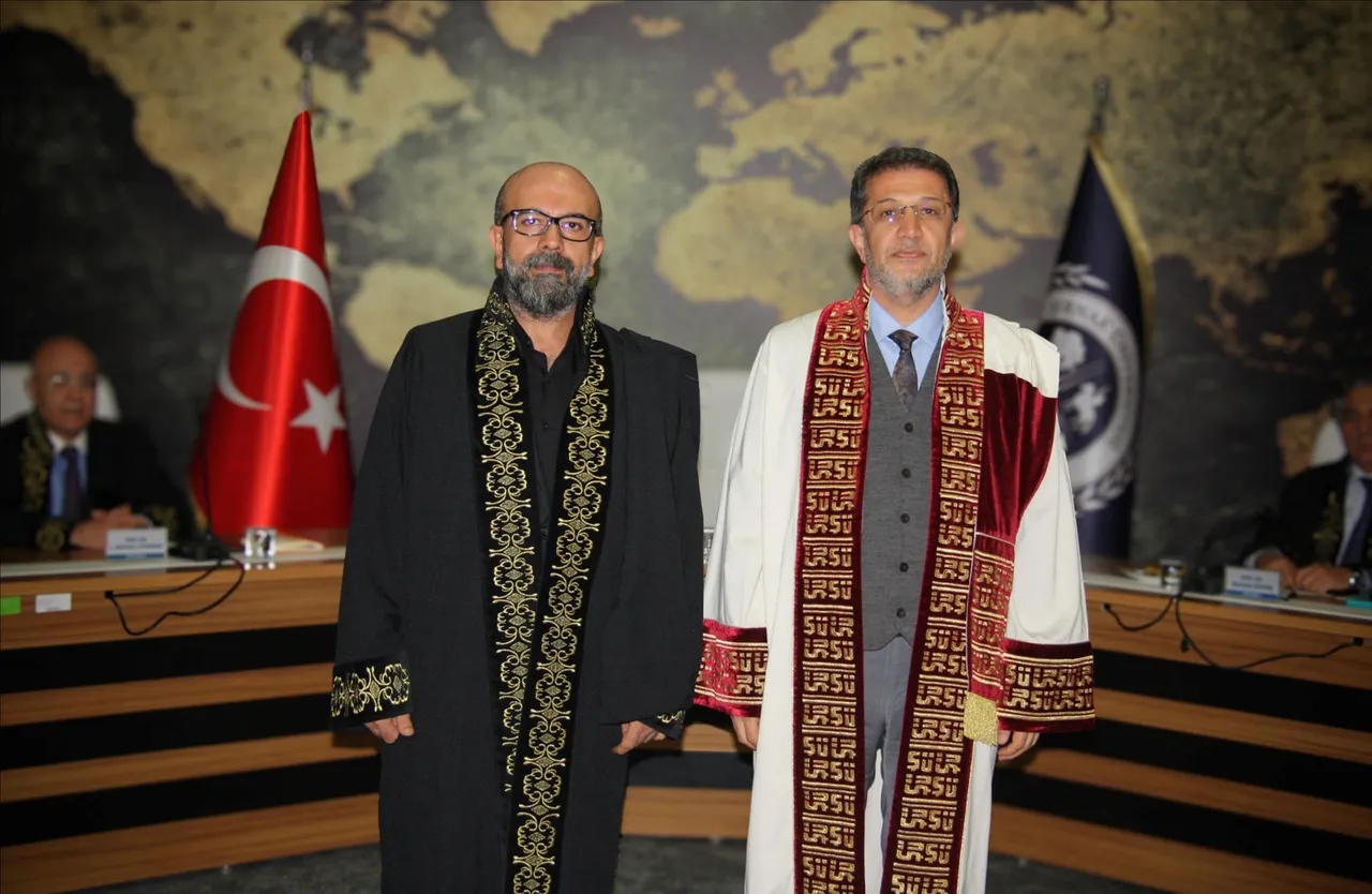 Doçentlik ünvanı alan akademisyenlere cübbeleri giydirildi