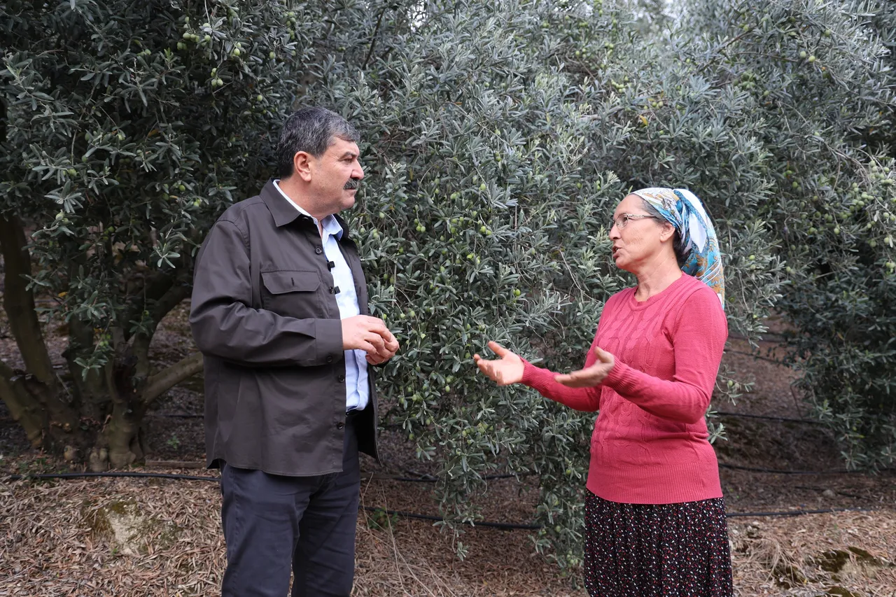 Başkan Yıldız, kadın çiftçilerle tarlada buluştu