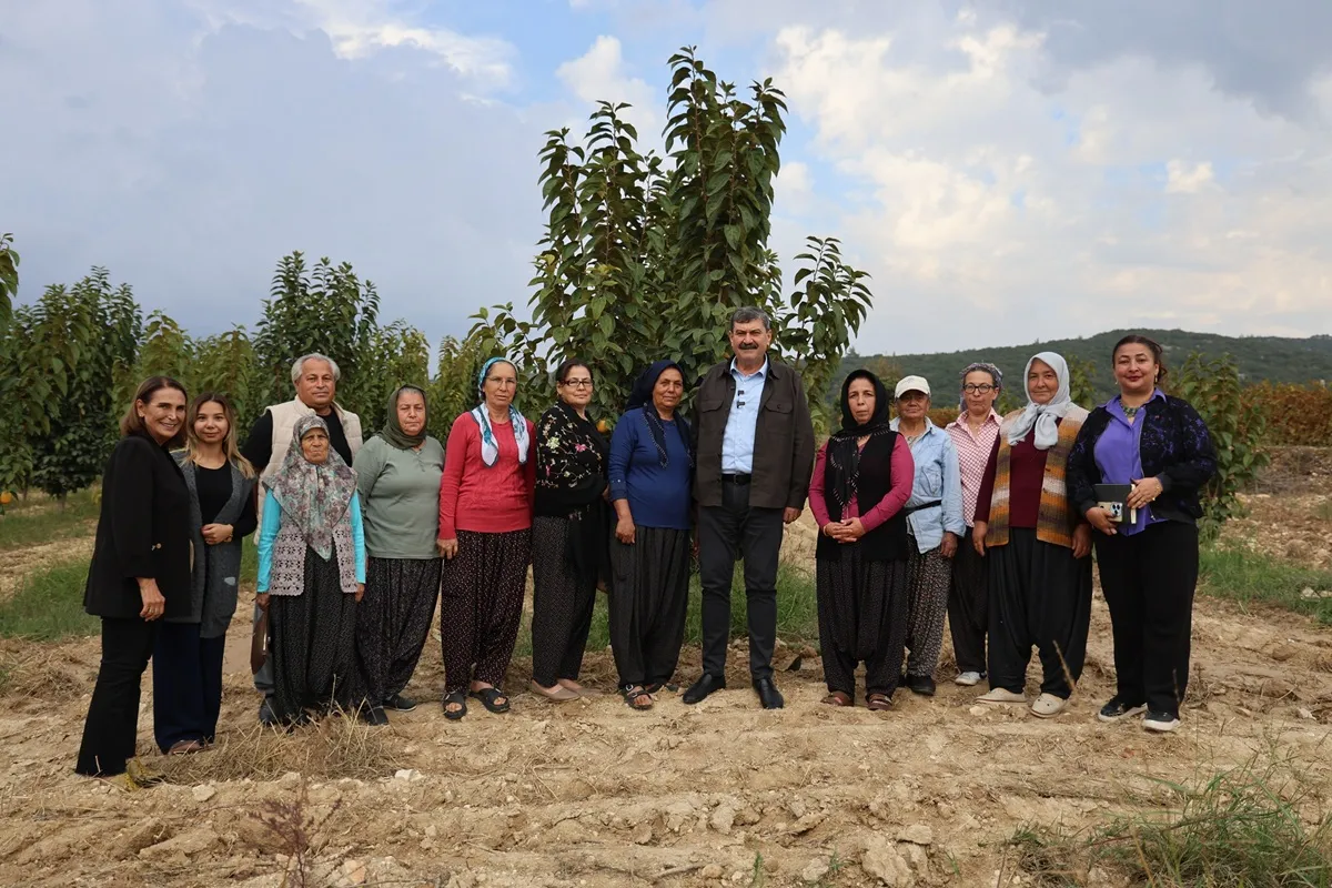 Başkan Yıldız, kadın çiftçilerle tarlada buluştu
