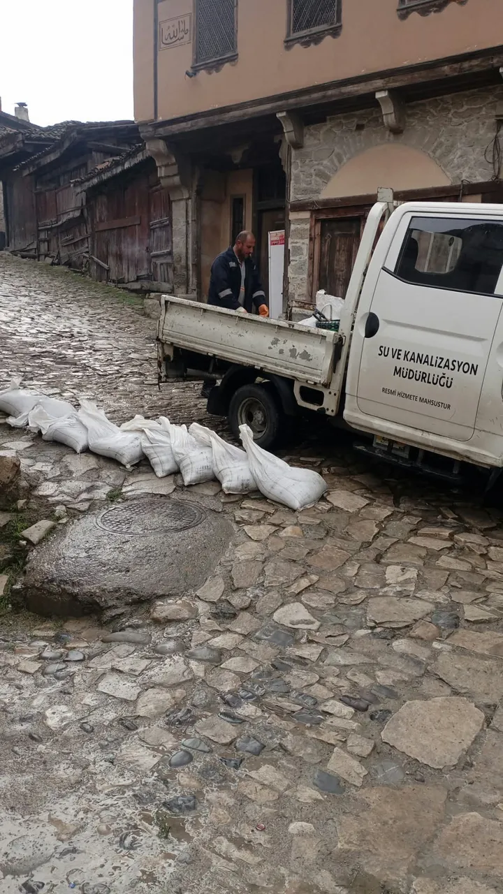 Safranbolu Belediyesi sahada, tedbirler devrede
