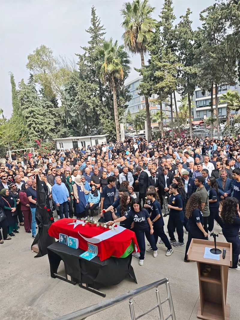 Defne Kaymakamlığı, eğitimci Murat Yurtsever’i son yolculuğuna uğurladı