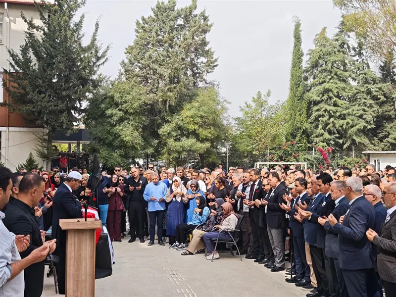 Defne Kaymakamlığı, eğitimci Murat Yurtsever’i son yolculuğuna uğurladı