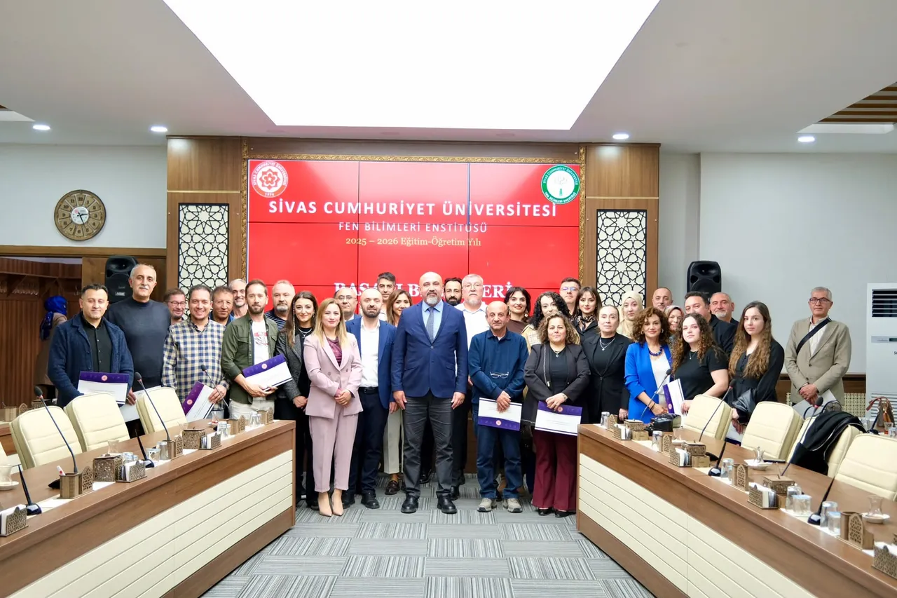 Sivas Cumhuriyet Üniversitesinde lisansüstü başarılar ödüllendirildi