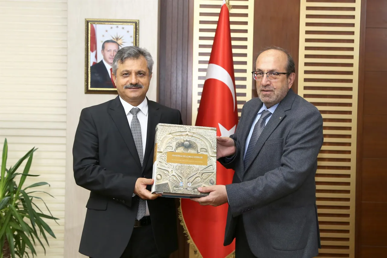 Siirt Üniversitesinde “Terörsüz Türkiye, Demokratik Katılım ve Akademi” konferansı düzenlendi