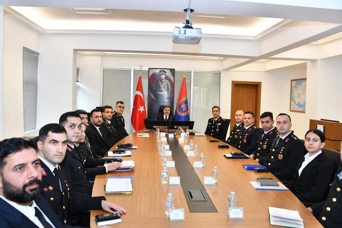 Gümüşhane Valisi Cevdet Atay, İl Jandarma Komutanlığını ziyaret etti
