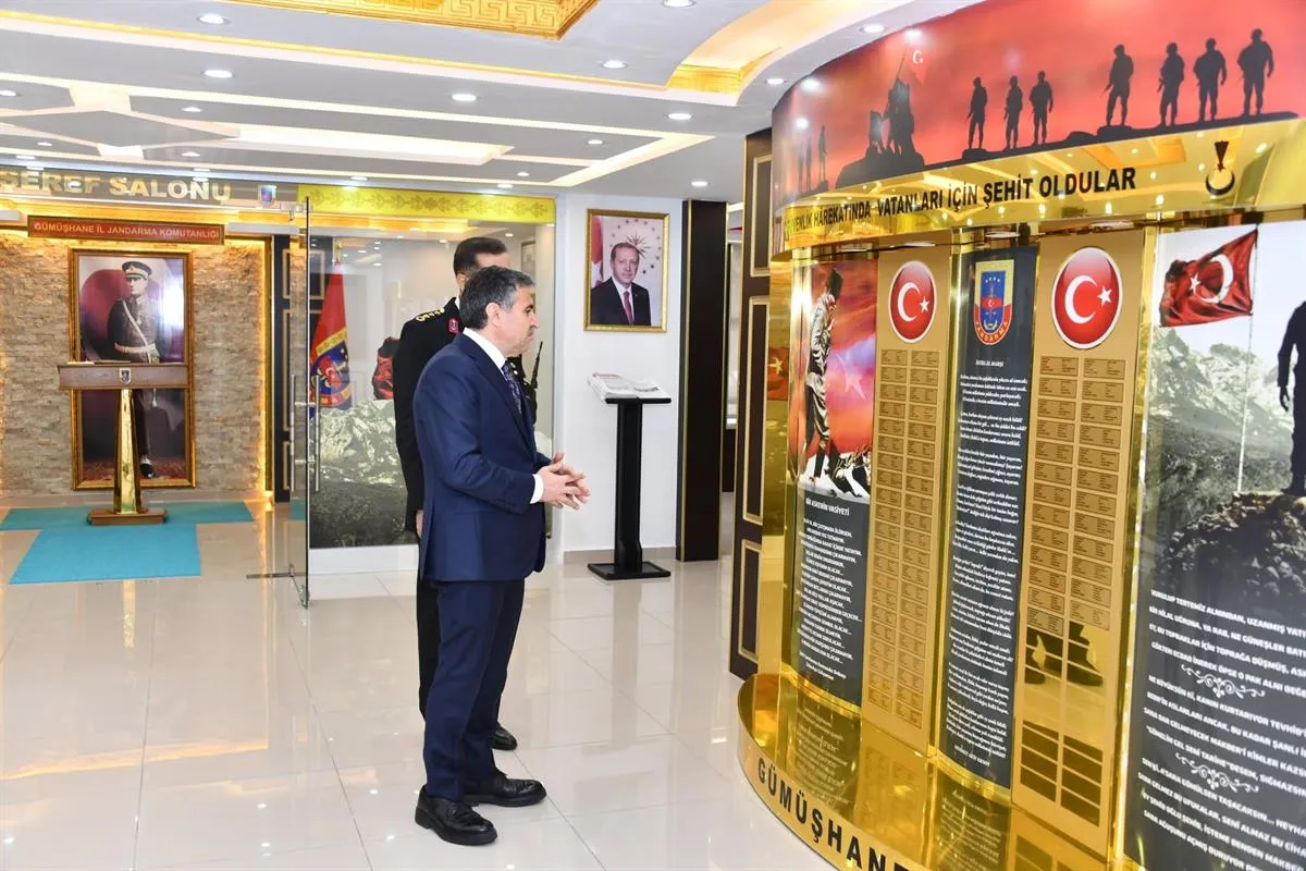 Gümüşhane Valisi Cevdet Atay, İl Jandarma Komutanlığını ziyaret etti