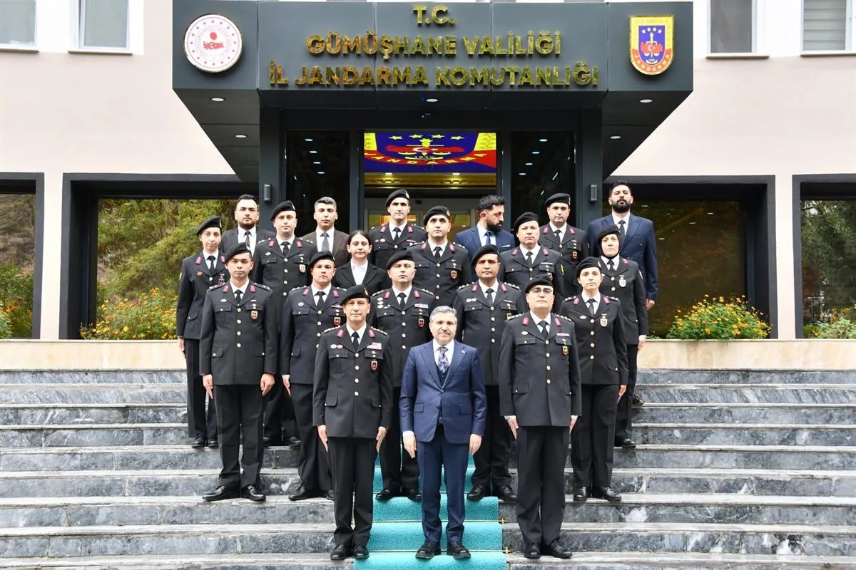 Gümüşhane Valisi Cevdet Atay, İl Jandarma Komutanlığını ziyaret etti