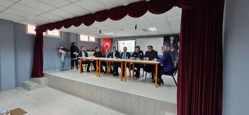 Elmadağ İlçe Yürütme Kurulu toplantısı, Gazi Şahin Anadolu Lisesinde gerçekleştirildi