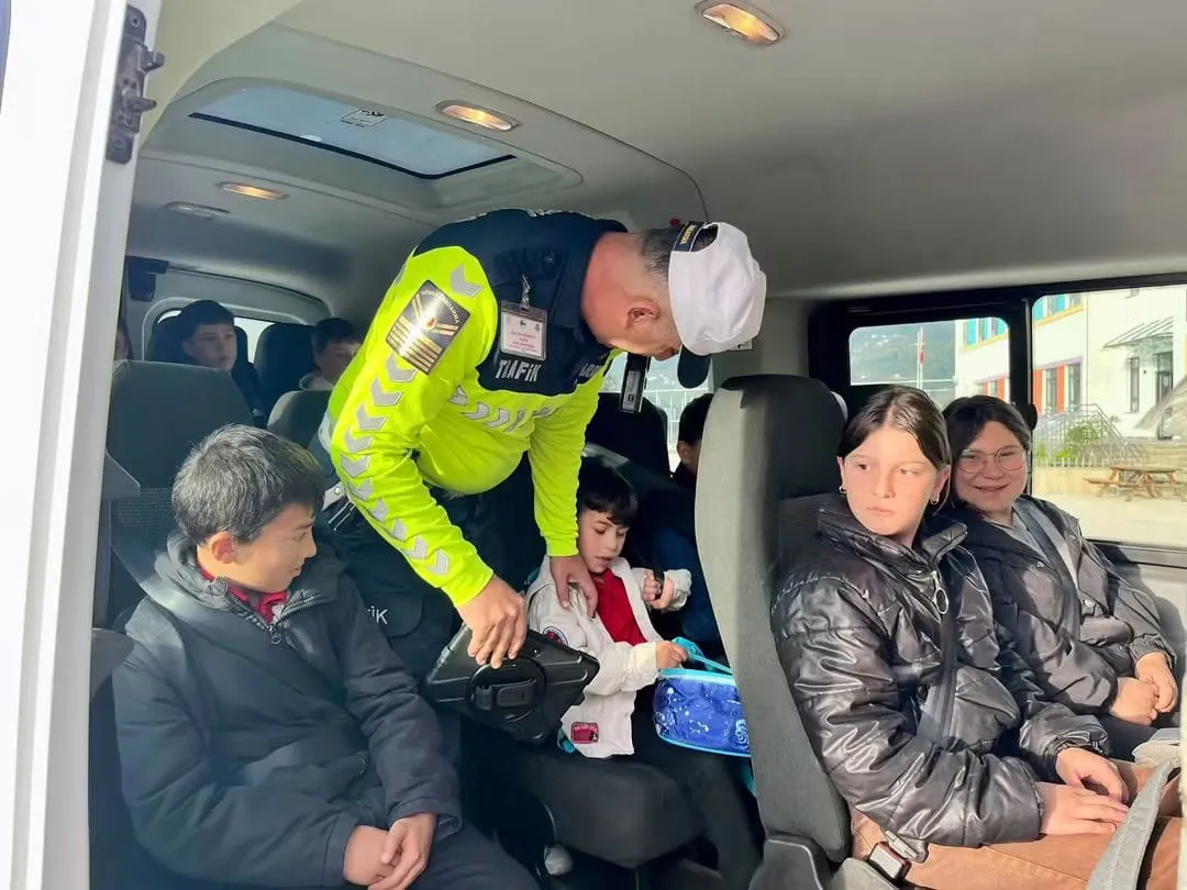 Öğrencilere trafik güvenliği eğitimi verildi