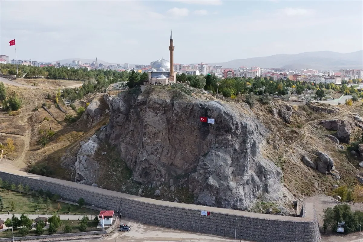 Yukarı Tekke kayalıklarında ıslah çalışmaları tamamlandı