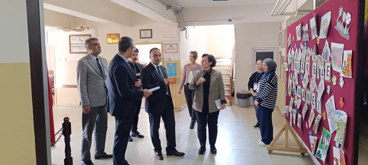 Menteşe Kaymakamı Budan’dan, Yenice ilkokulu ve ortaokuluna ziyaret