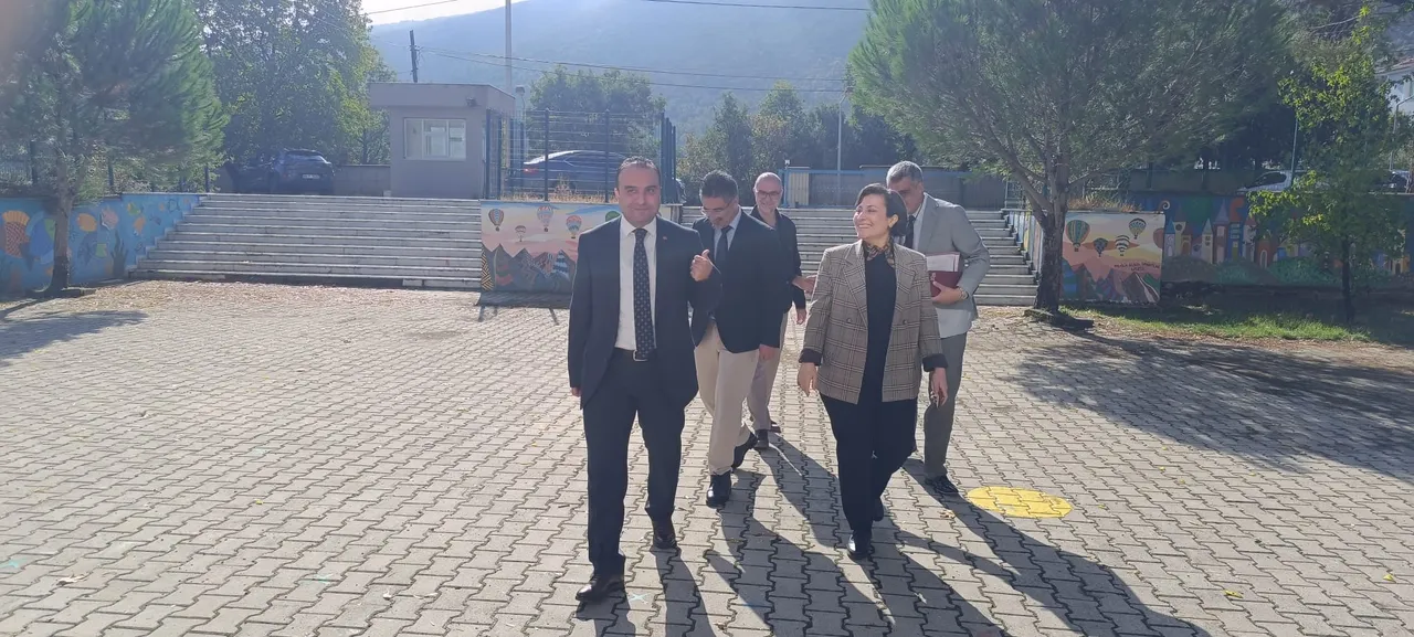 Menteşe Kaymakamı Budan’dan, Yenice ilkokulu ve ortaokuluna ziyaret