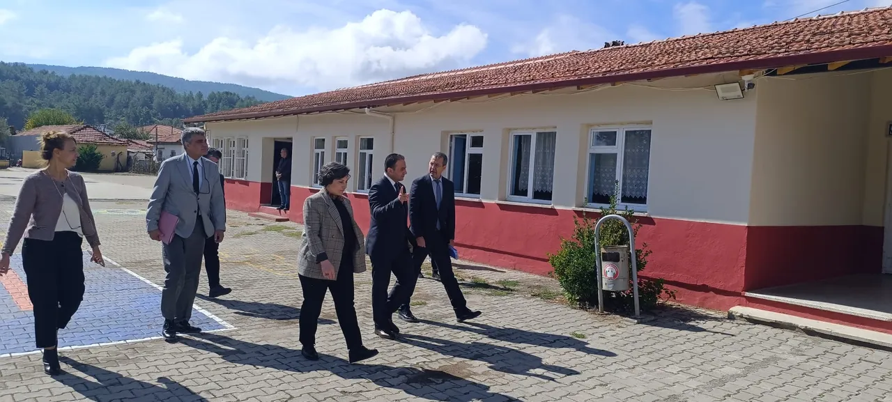 Menteşe Kaymakamı Budan’dan, Yenice ilkokulu ve ortaokuluna ziyaret