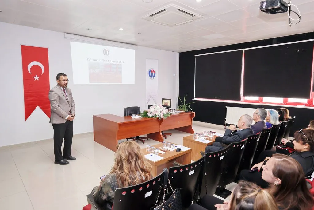 Yabancı Diller Yüksekokulu’nda akademik kurul toplantısı yapıldı