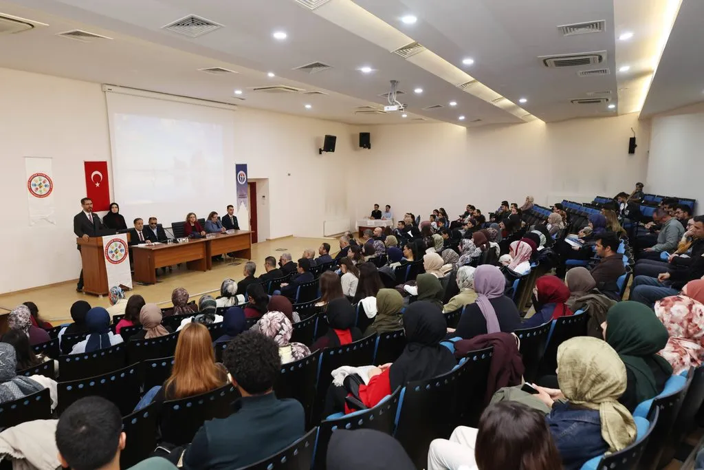 GAÜN’de “Birlikte Yürümek” paneli düzenlendi