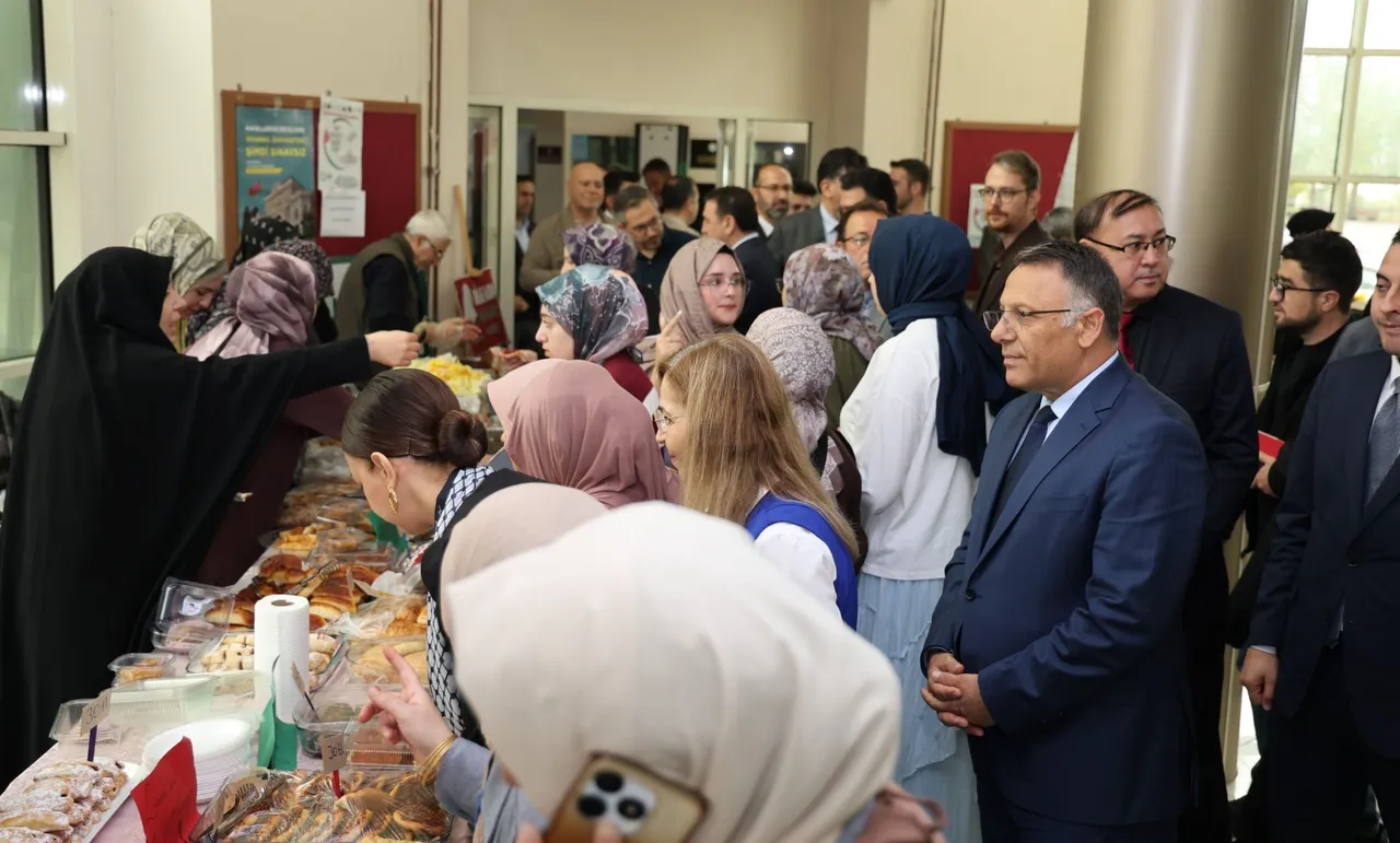 Iğdır Üniversitesinde "Hep Birlikte Gazze İçin" kermesi düzenlendi