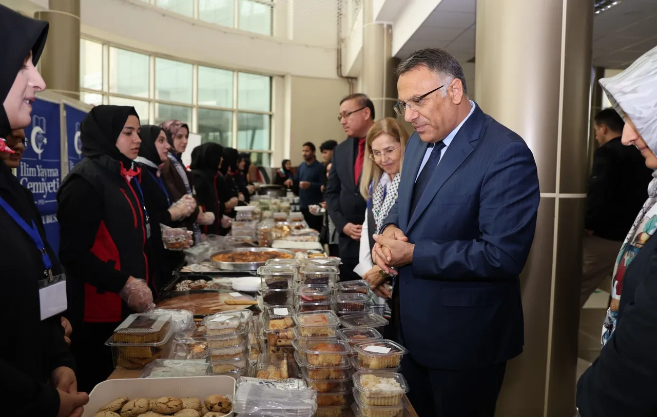 Iğdır Üniversitesinde "Hep Birlikte Gazze İçin" kermesi düzenlendi