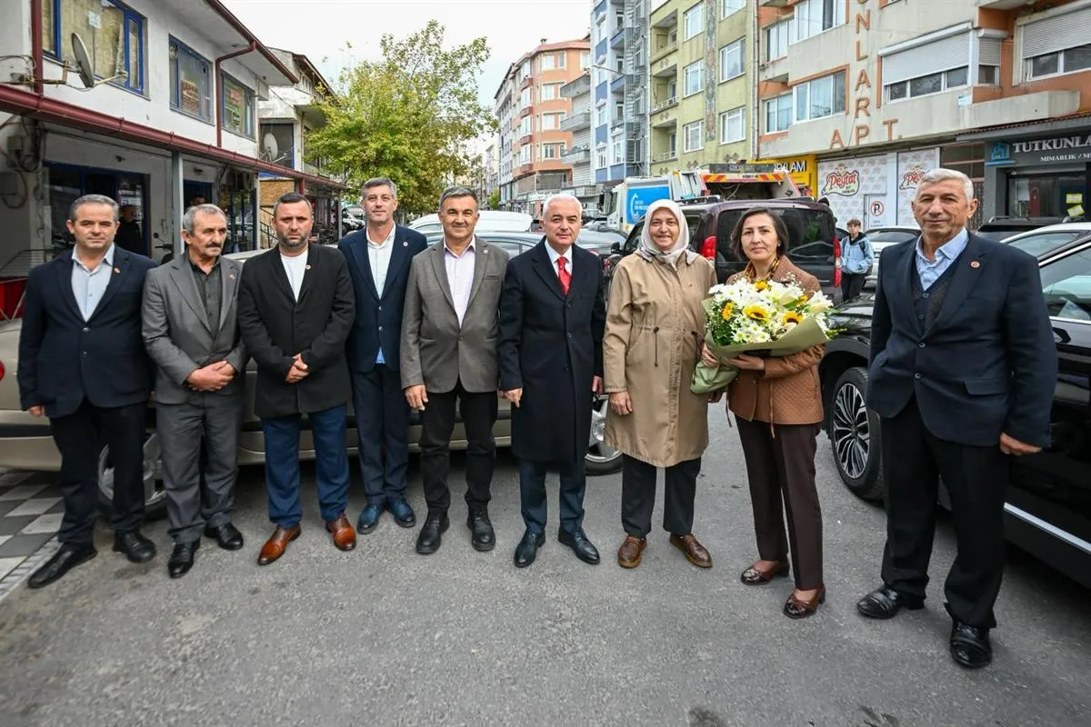 Muhtarlar, En yakın çalışma arkadaşlar