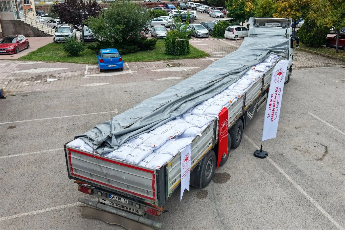 Çiftçilere Yem Bitkisi Tohumu Dağıtıldı