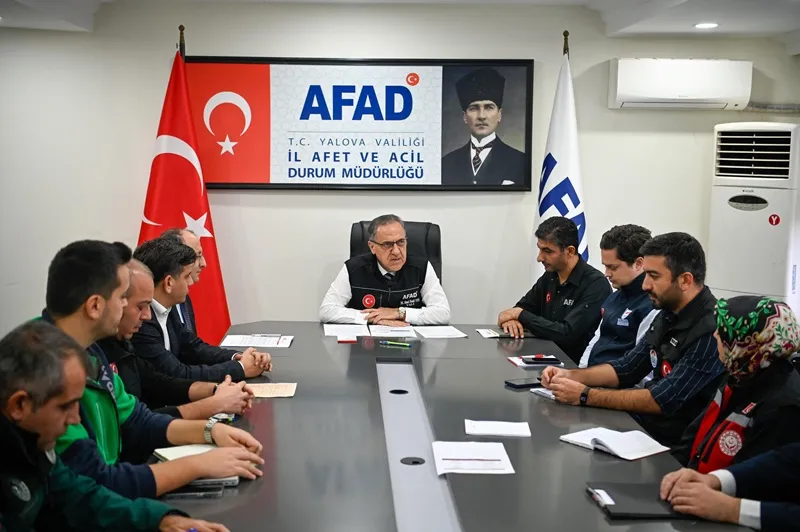 Yalova Valisi Usta, İl genelindeki sağanak yağış sonrası sahadaki son durumu açıkladı
