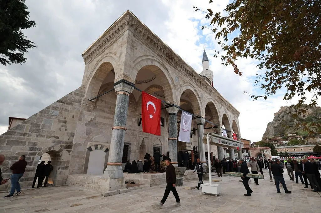 Gülbahar Hatun Camii yeniden ibadete açıldı