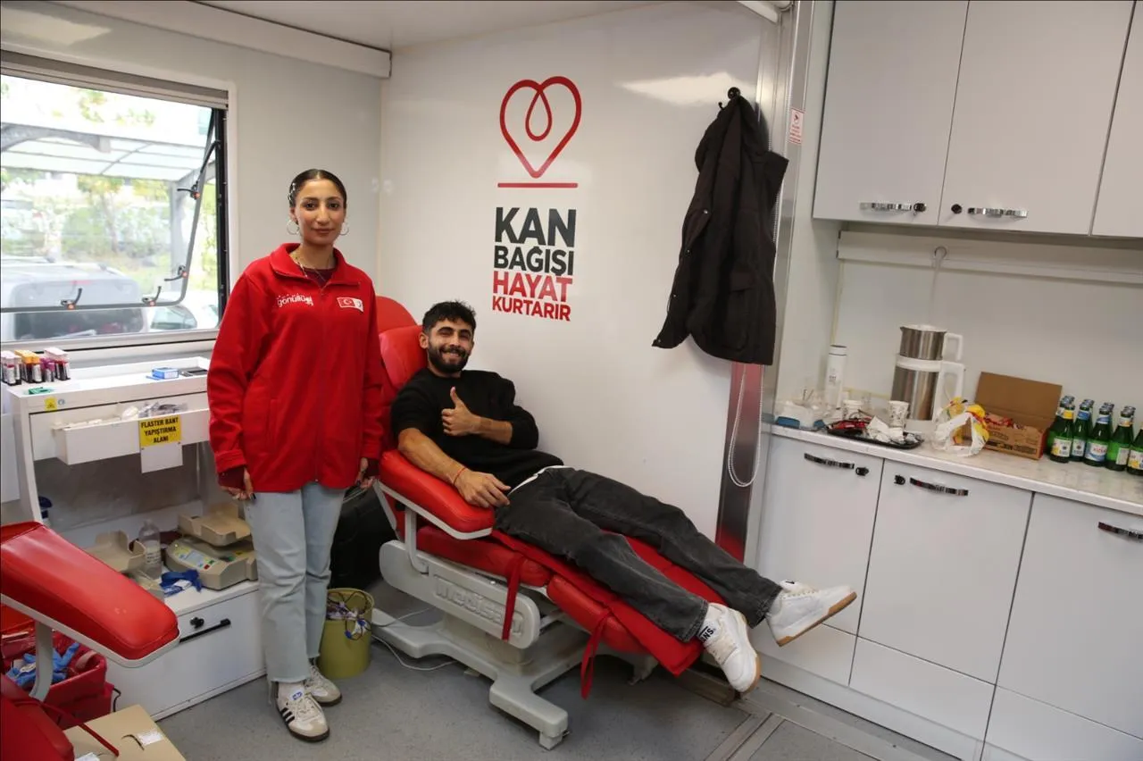 Şırnak Üniversitesi Kampüsünde Kızılay Kan BAĞIŞI kampanyasına destek