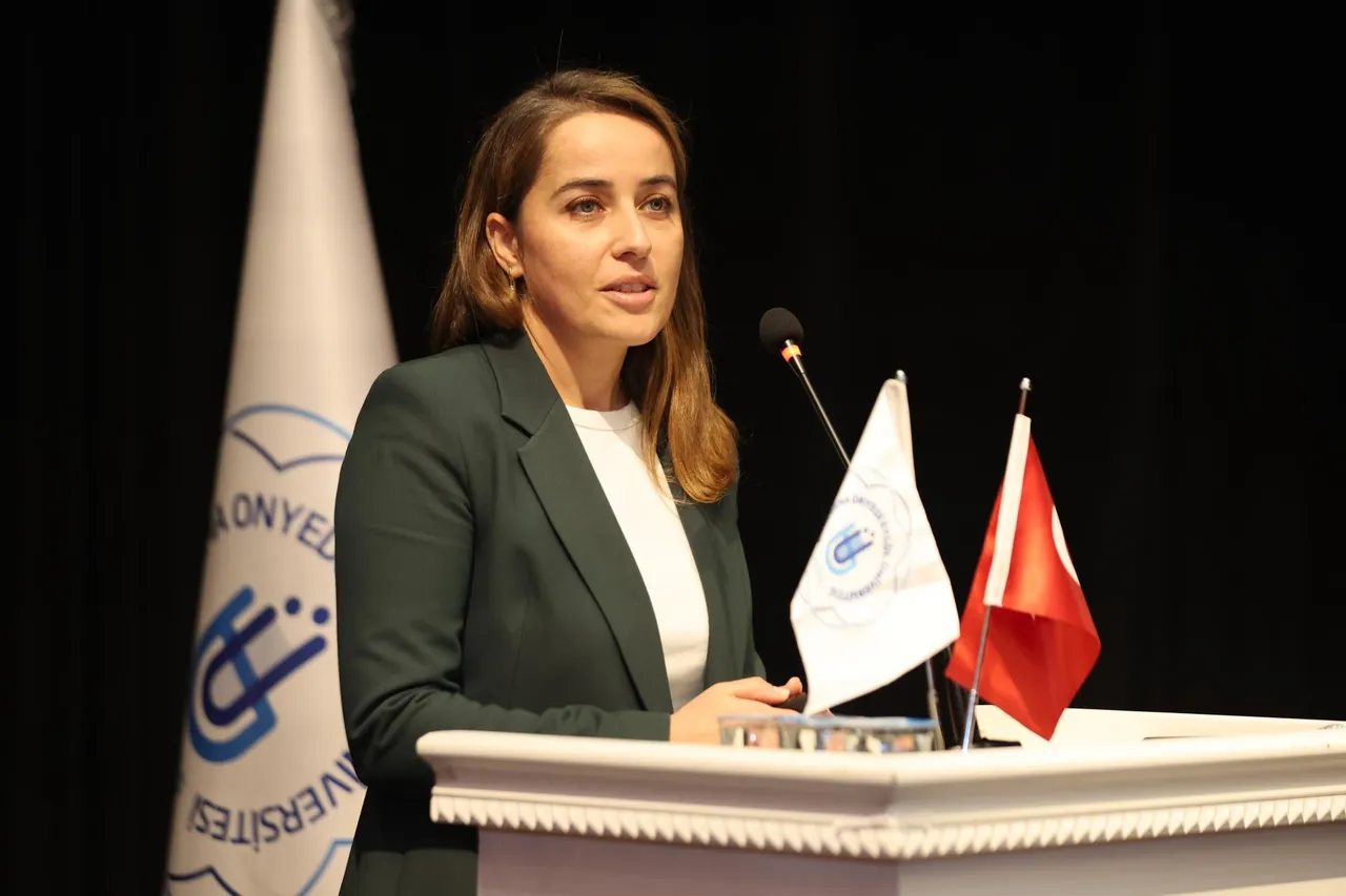 Bandırma Onyedi Eylül Üniversitesinde “Fark Et, Erken Yakala: Meme Kanserinde Bir Adım Önde Ol” etkinliği düzenlendi