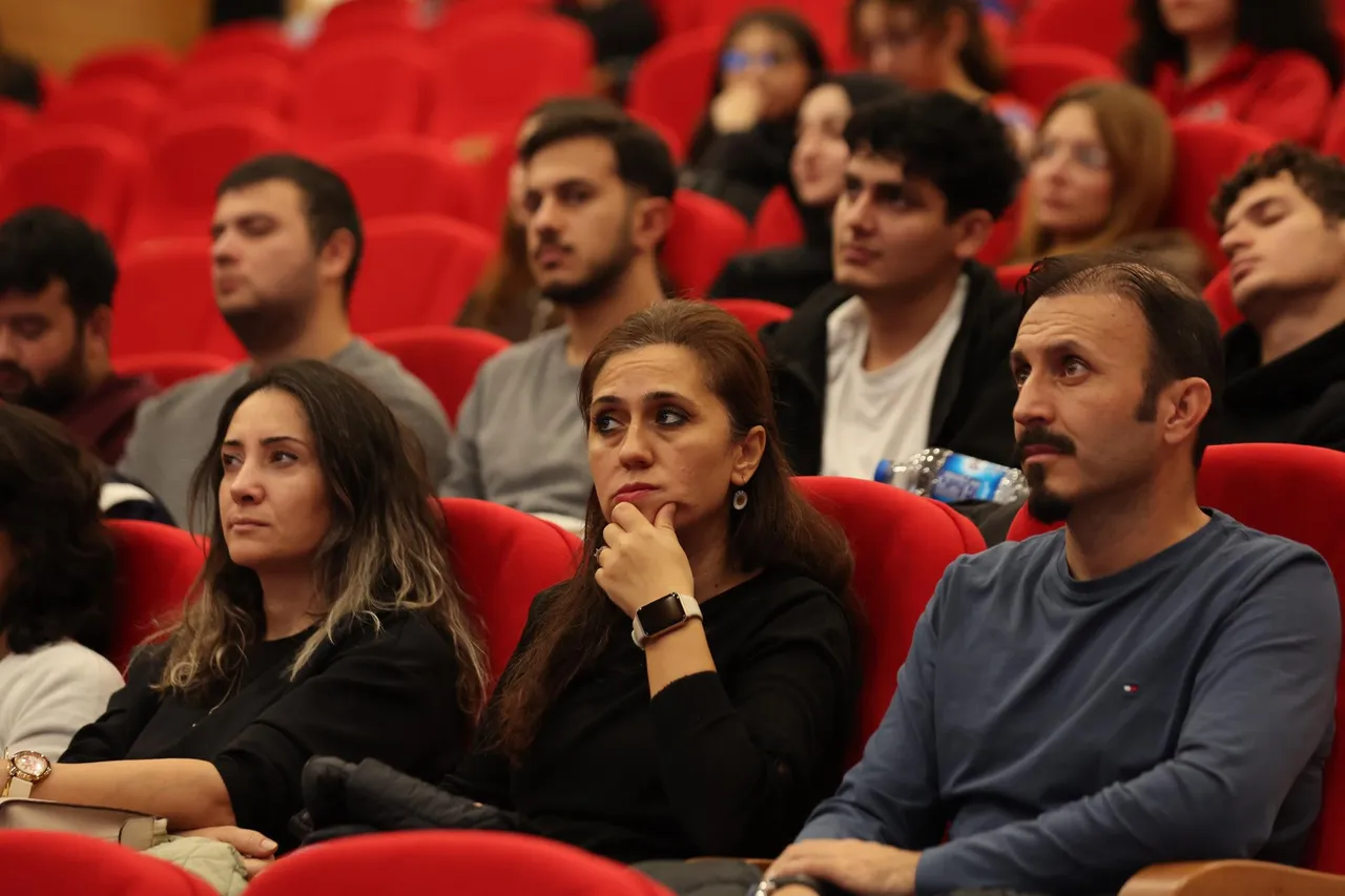 Bandırma Onyedi Eylül Üniversitesinde “Fark Et, Erken Yakala: Meme Kanserinde Bir Adım Önde Ol” etkinliği düzenlendi
