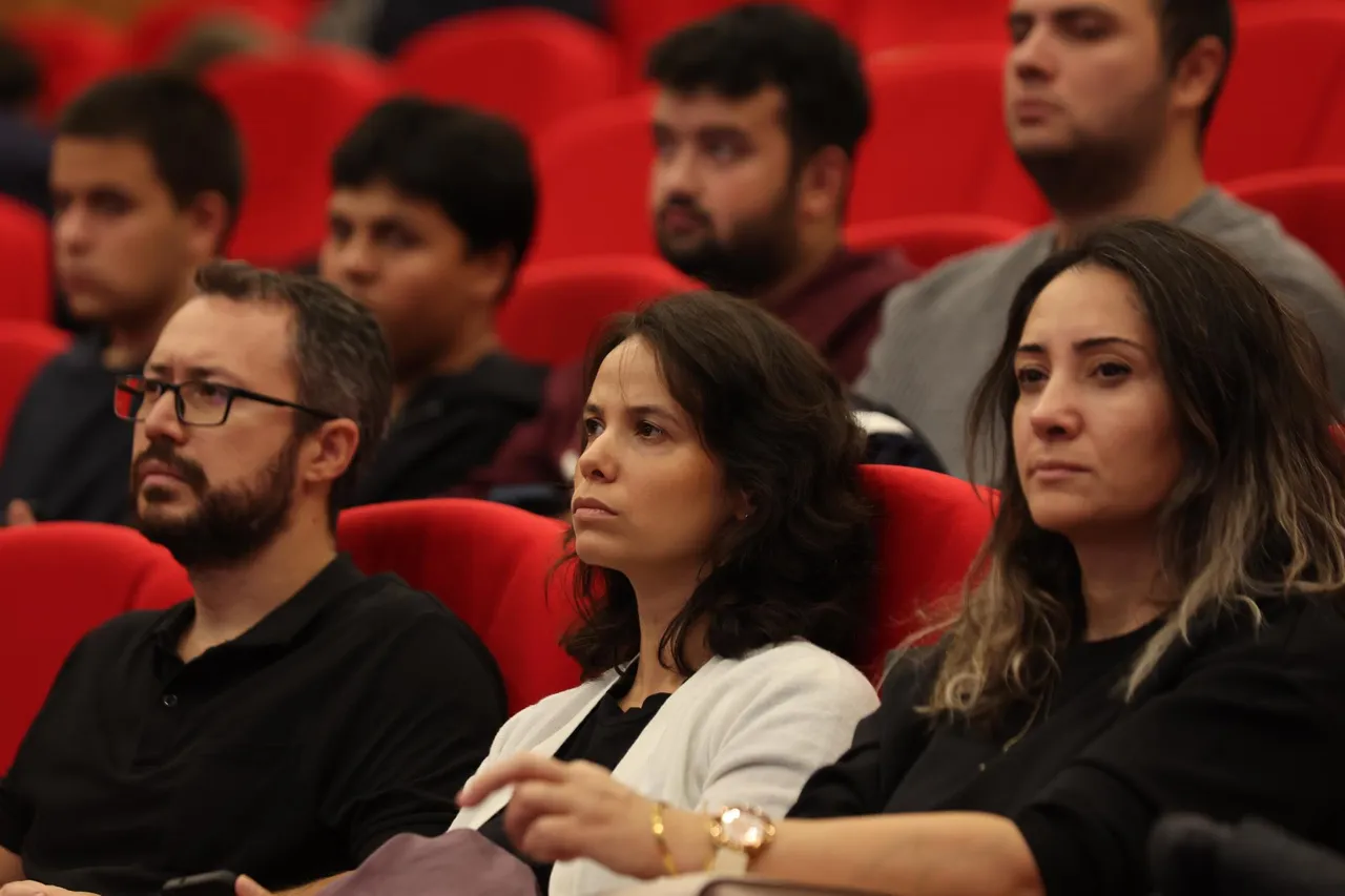 Bandırma Onyedi Eylül Üniversitesinde “Fark Et, Erken Yakala: Meme Kanserinde Bir Adım Önde Ol” etkinliği düzenlendi