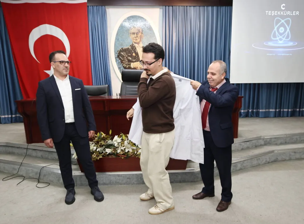 GAÜN kimya bölümünde ilk kez beyaz önlük giyme töreni düzenlendi