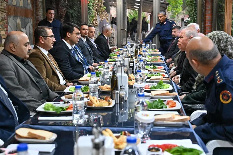 Vali Kartal, şehit aileleri ve gazilerle bir araya geldi