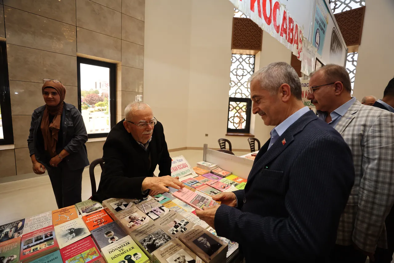 Şahinbey Kitap Fuarı´na yoğun ilgi