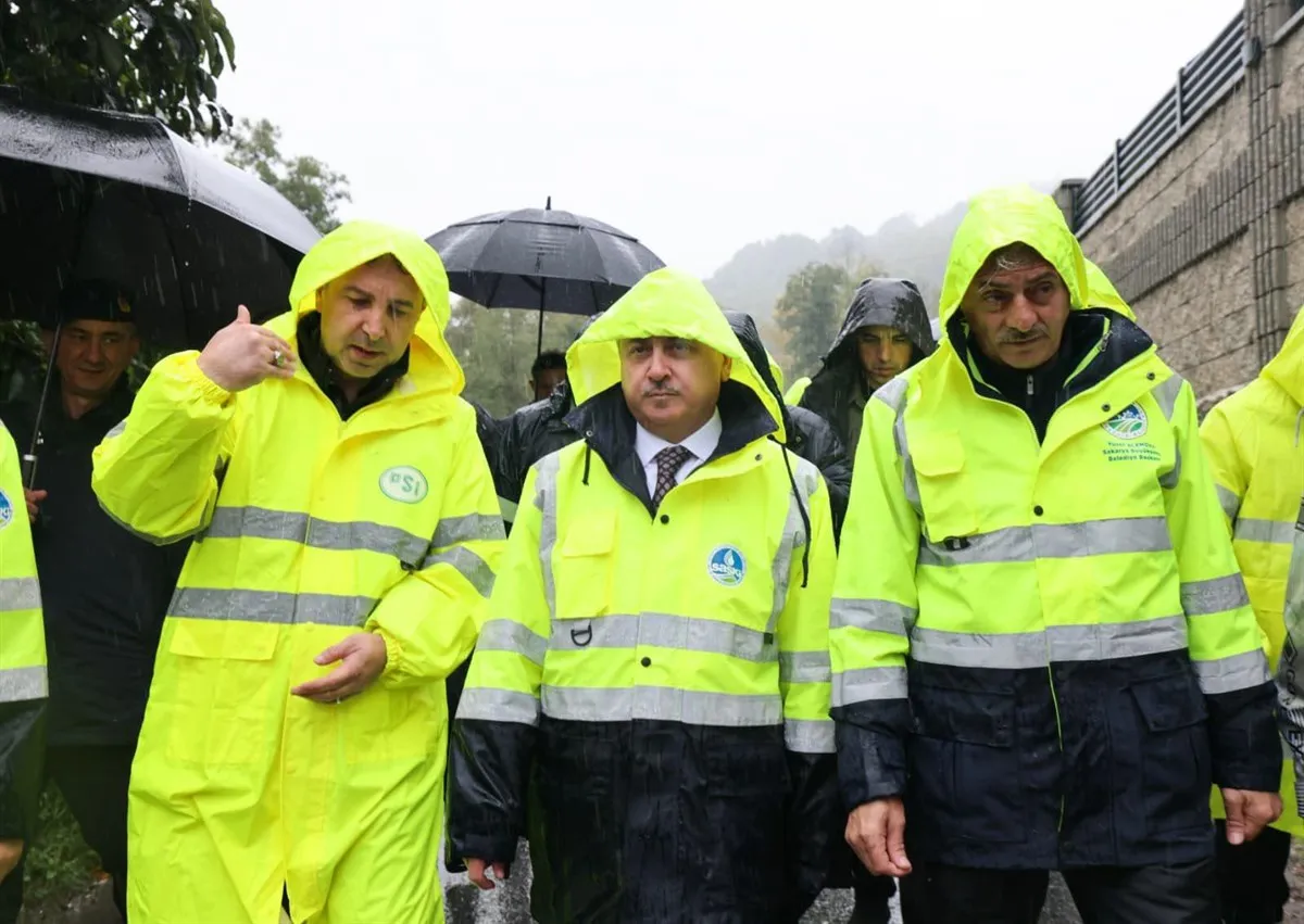 Vali Doğan, yoğun yağışların etkilediği alanlarda incelemelerde bulundu