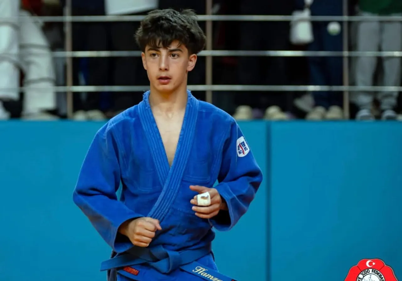 Milli sporcu Hamza Ayan Fransa’da şampiyon oldu