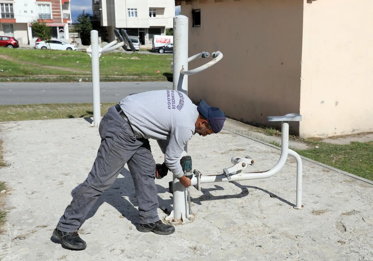 Efe Sokak Parkı revize çalışmaları başladı