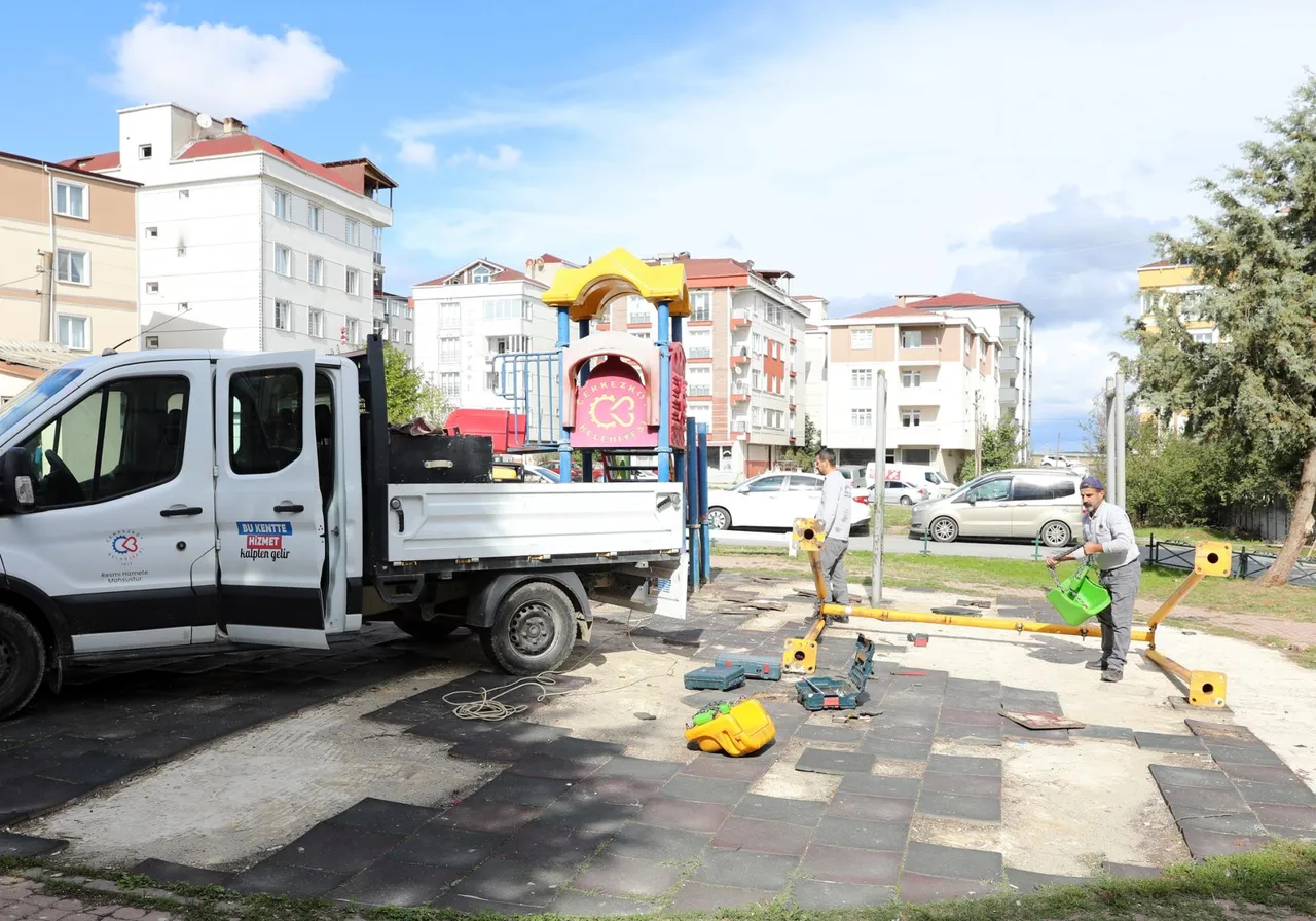 Efe Sokak Parkı revize çalışmaları başladı
