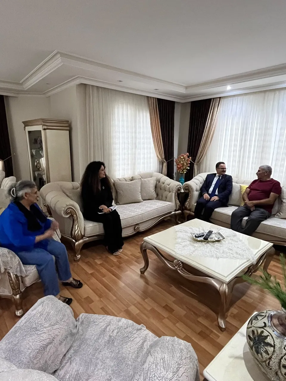 Çukurova Kaymakamı Alkan şehit ailesinin evine misafir oldu