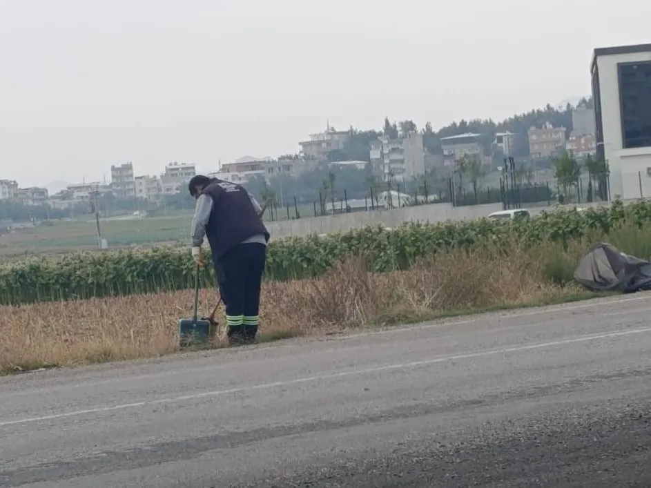 Batman Belediyesi’nden demiryolu güzergâhı ve çevre yollarında temizlik çalışması