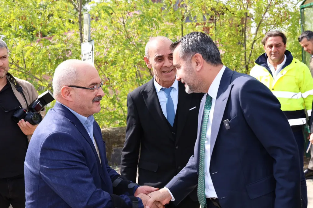 Şahinkaya Mahallesi doğal gaza kavuşuyor, ilk kazma vuruldu