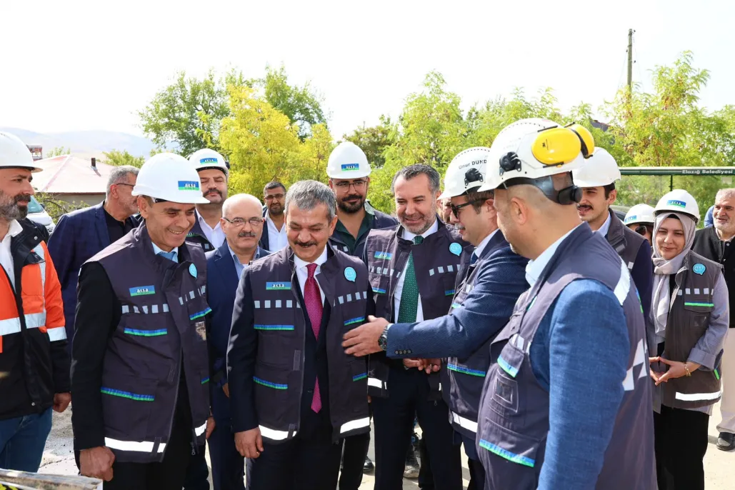 Şahinkaya Mahallesi doğal gaza kavuşuyor, ilk kazma vuruldu