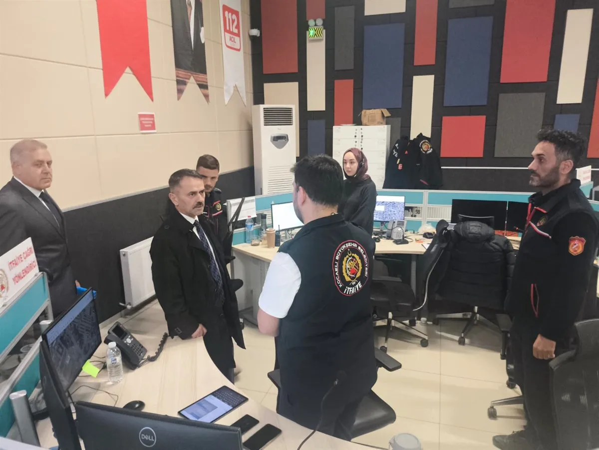 Vali Aktaş, 112 Acil Çağrı Merkezi'nde incelemelerde bulundu