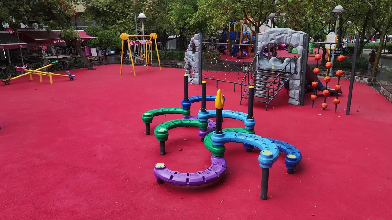 Manisa’da parklar yenileniyor