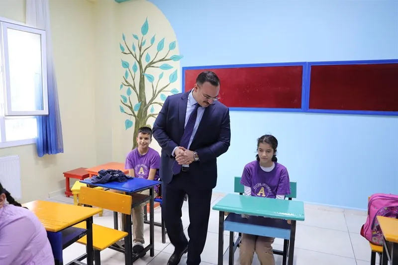 Kaymakam Şahin Atatürk ortaokuluna ziyarette bulundu