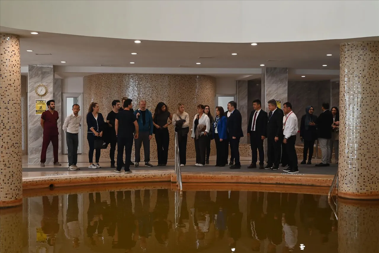 Pamukkale Termal Rehabilitasyon Merkezi’nin sağlık turizmi potansiyeli İskandinav basın heyetine tanıtıldı