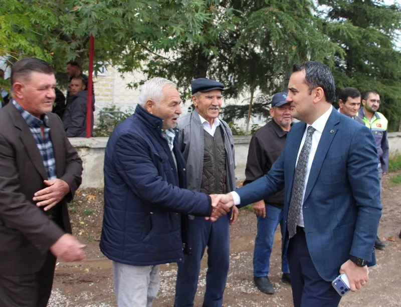 Banaz Kaymakamı Musa Kazım Çelik, Ayrancı Köyünde vatandaşlarla bir araya gelerek görüş ve taleplerini dinledi