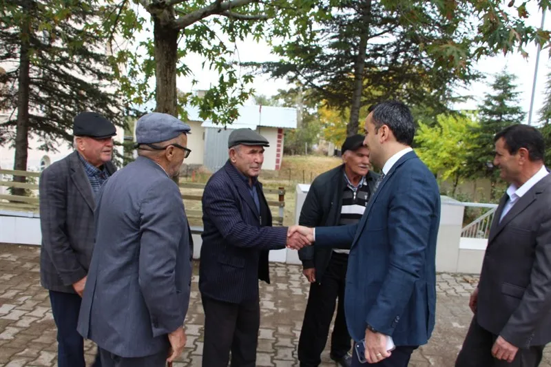 Banaz Kaymakamı Musa Kazım Çelik, Ayrancı Köyünde vatandaşlarla bir araya gelerek görüş ve taleplerini dinledi