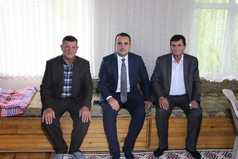Banaz Kaymakamı Musa Kazım Çelik, Ayrancı Köyünde vatandaşlarla bir araya gelerek görüş ve taleplerini dinledi