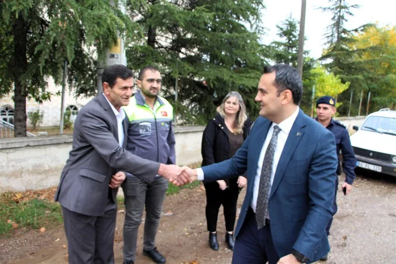 Banaz Kaymakamı Musa Kazım Çelik, Ayrancı Köyünde vatandaşlarla bir araya gelerek görüş ve taleplerini dinledi