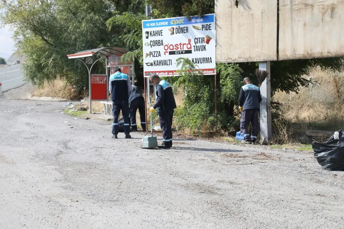 Battalgazi Belediyesi İlçe genelinde temizlik çalışmalarını sürdürüyor