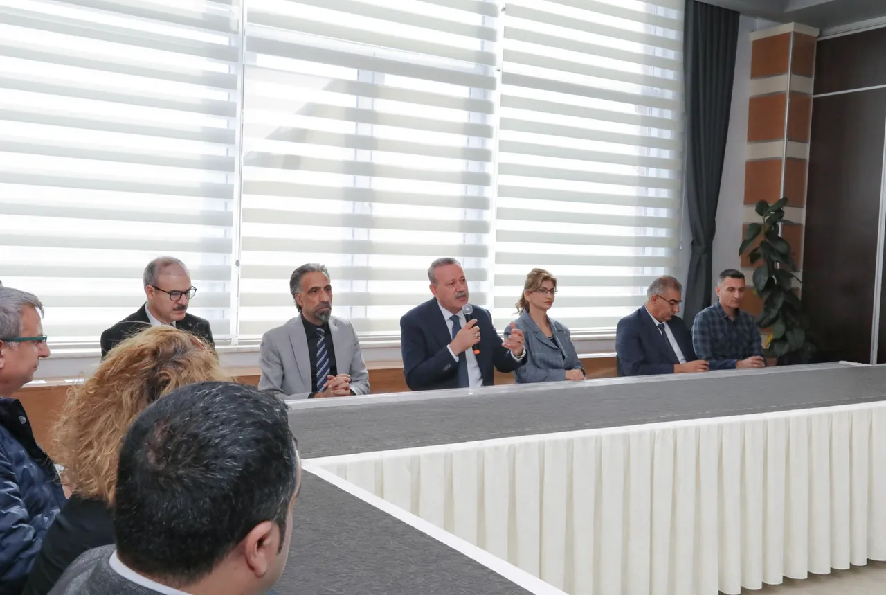 Rektör Elmastaş, 2026 Yılında TÜBİTAK ve Erasmus+ desteği alan akademisyenlerle kahvaltı programında bir araya geldi